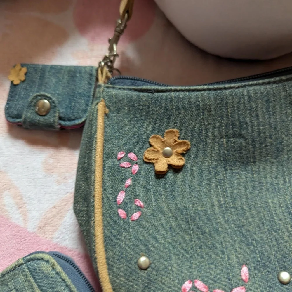 Hello kitty Denim purse set with wallet Faded Discoloration - Picture 2 of 7